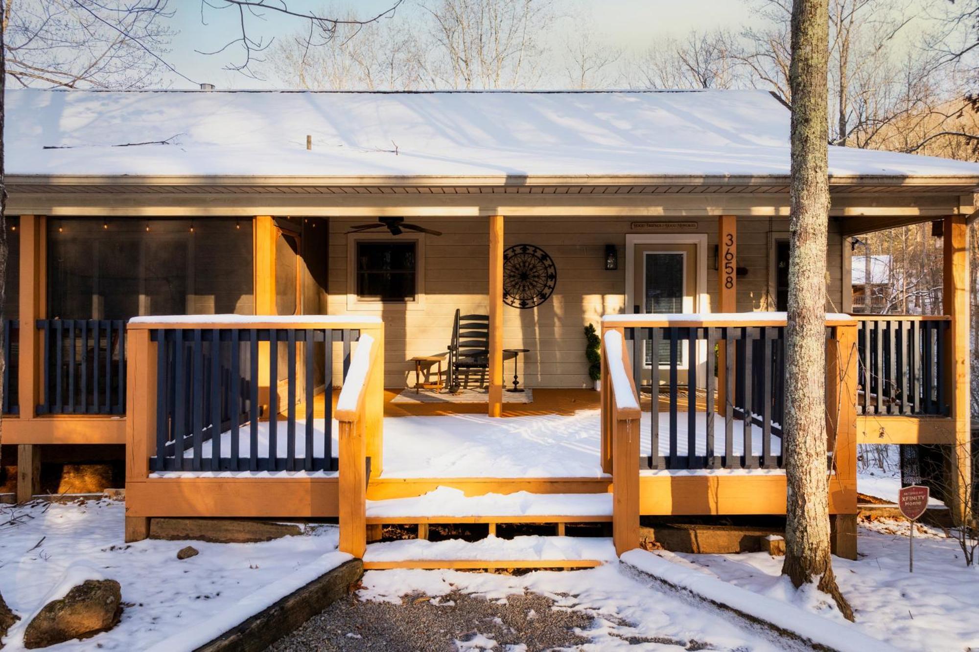 The Moondance Cabin By Lightfoot Stays Vacation Rentals เซอเวียร์วีล ภายนอก รูปภาพ