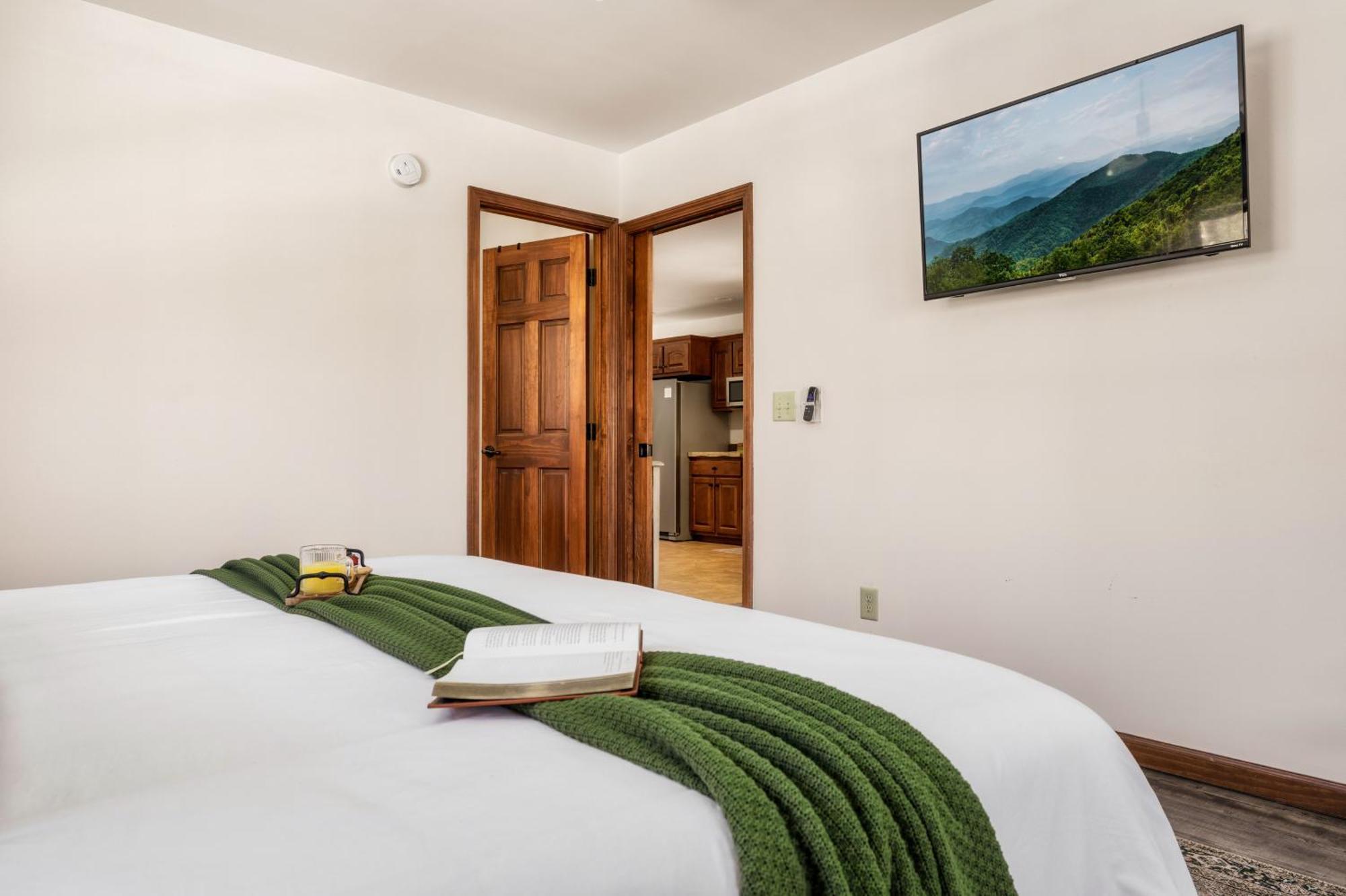 The Moondance Cabin By Lightfoot Stays Vacation Rentals เซอเวียร์วีล ภายนอก รูปภาพ