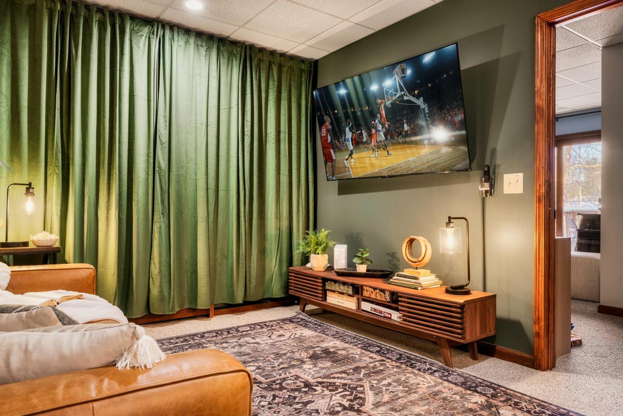The Moondance Cabin By Lightfoot Stays Vacation Rentals เซอเวียร์วีล ภายนอก รูปภาพ